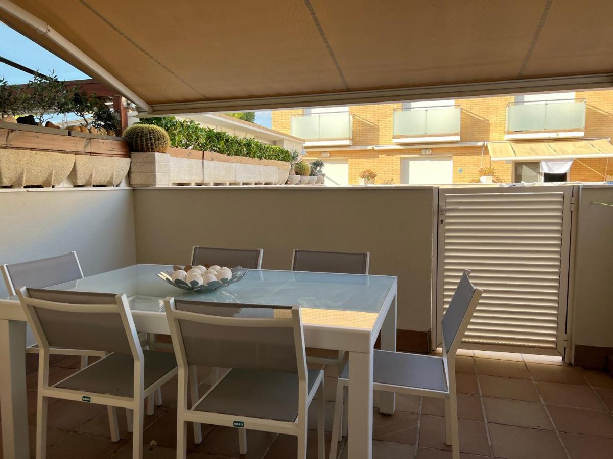 Cozy Beach House With Pool & Bbq Cubelles Bagian luar foto